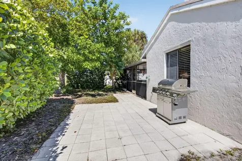 7 Kyle Way Boynton Beach FL 33426