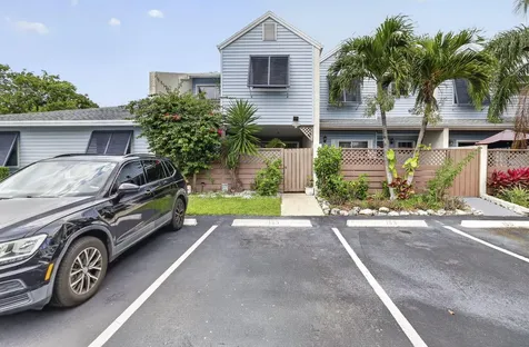 153 W Hemingway Circle W Margate FL 33063