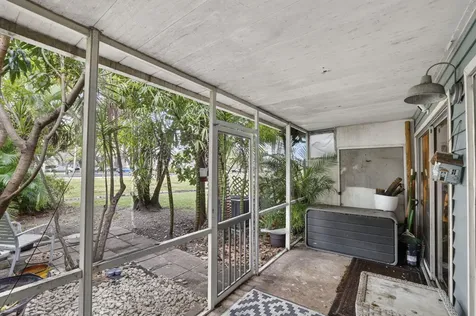 153 W Hemingway Circle W Margate FL 33063
