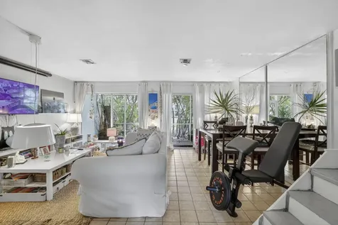 153 W Hemingway Circle W Margate FL 33063