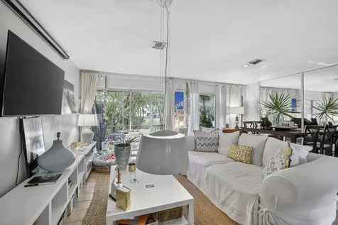 153 W Hemingway Circle W Margate FL 33063