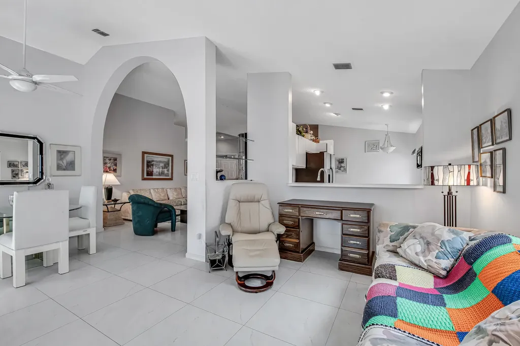 9822 Harbour Lake Circle Boynton Beach FL 33437
