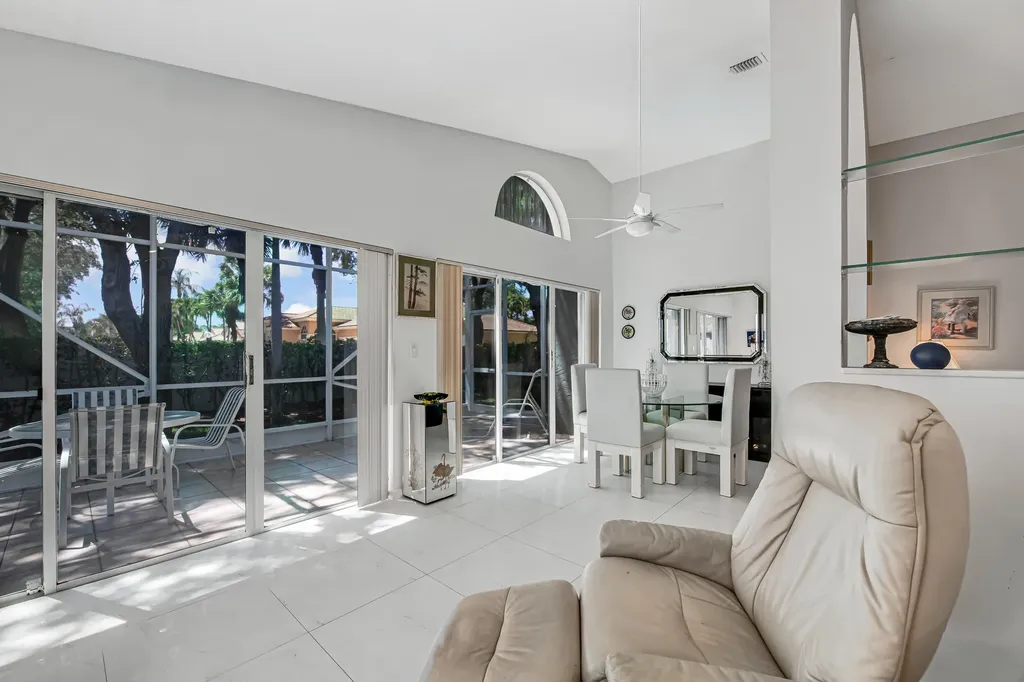 9822 Harbour Lake Circle Boynton Beach FL 33437