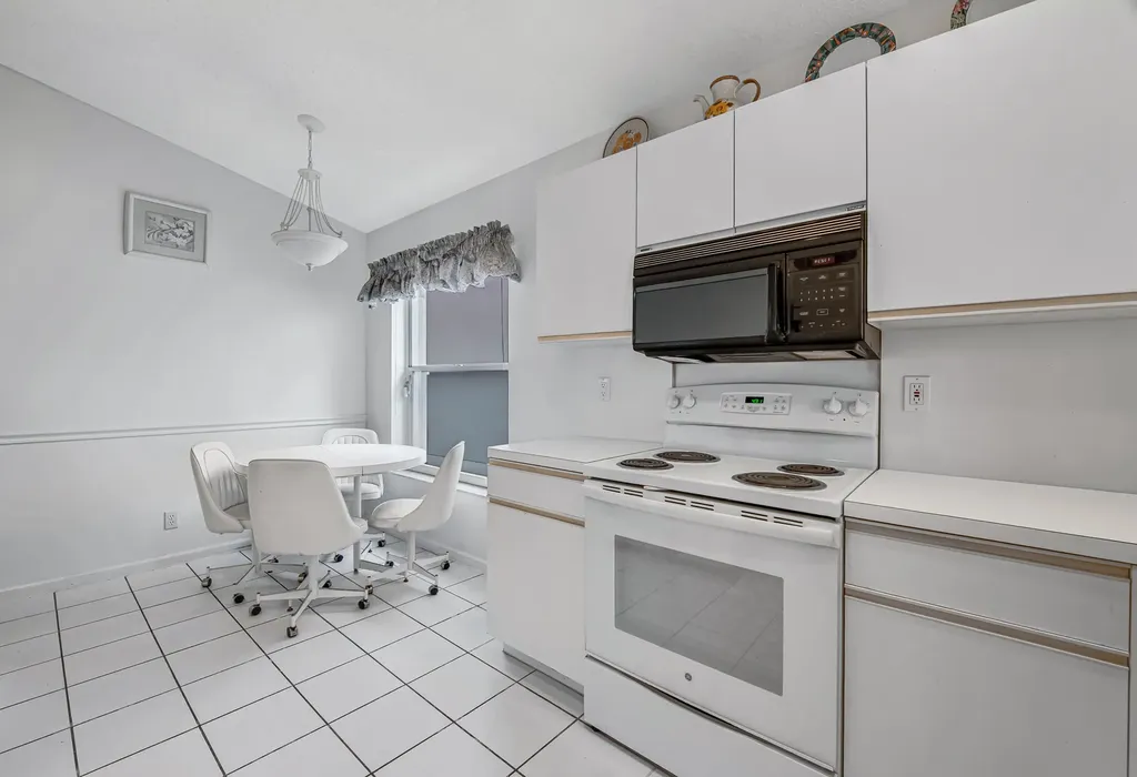 9822 Harbour Lake Circle Boynton Beach FL 33437