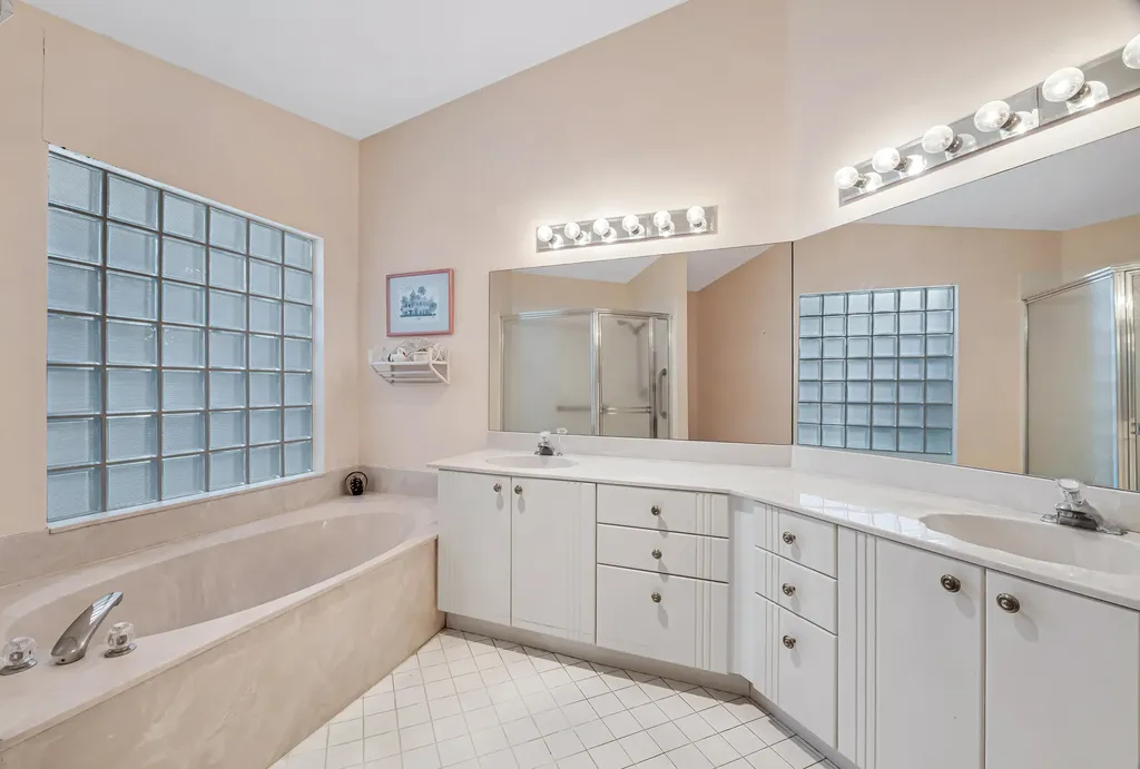 9822 Harbour Lake Circle Boynton Beach FL 33437
