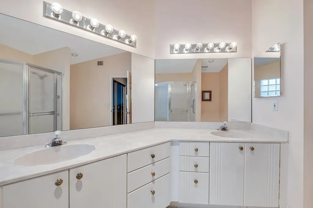9822 Harbour Lake Circle Boynton Beach FL 33437