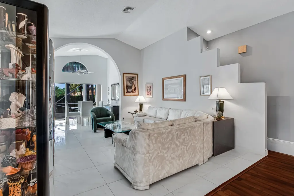 9822 Harbour Lake Circle Boynton Beach FL 33437