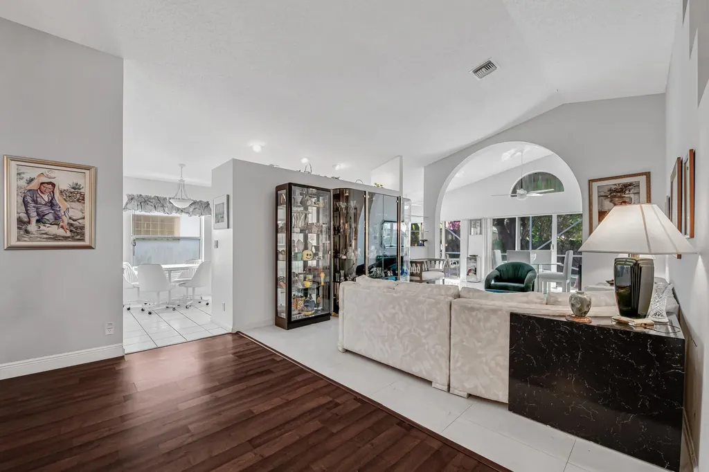9822 Harbour Lake Circle Boynton Beach FL 33437
