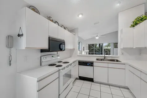 9822 Harbour Lake Circle Boynton Beach FL 33437