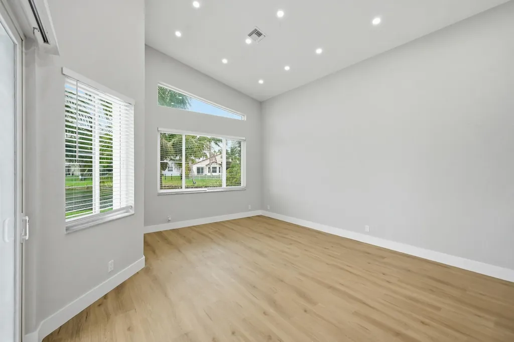 285 NW 45th Terrace Deerfield Beach FL 33442