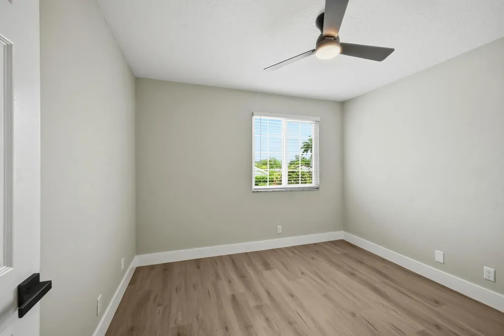 285 NW 45th Terrace Deerfield Beach FL 33442