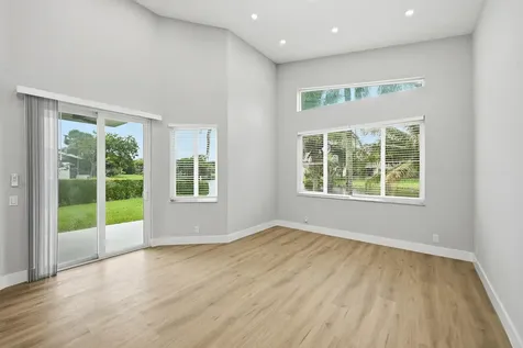 285 NW 45th Terrace Deerfield Beach FL 33442