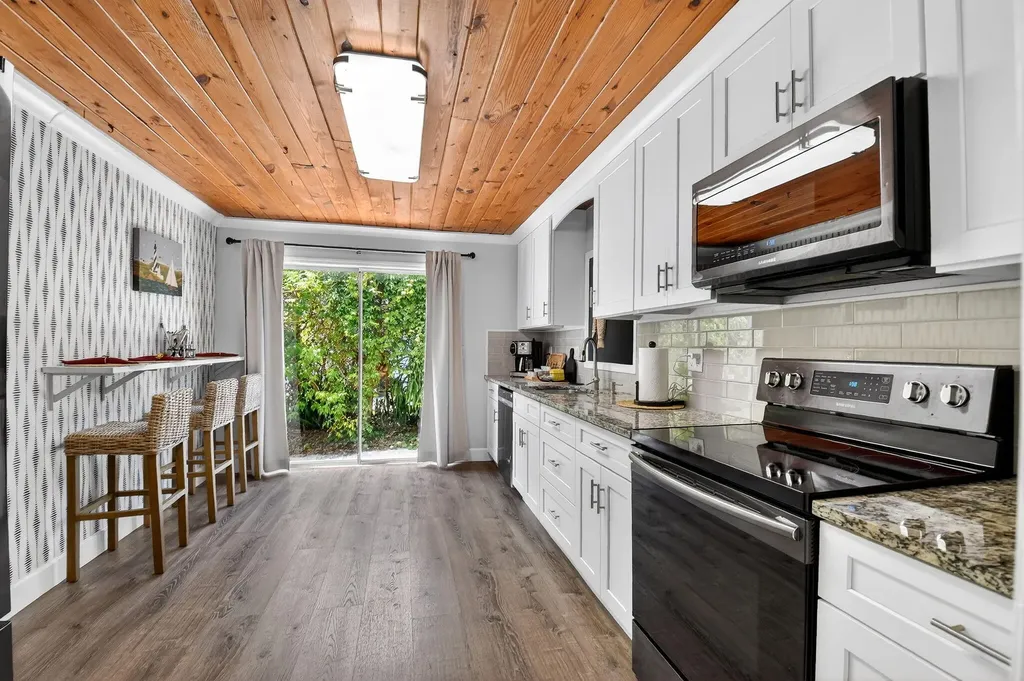 1123 Oak Street West Palm Beach FL 33405