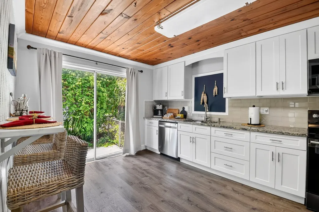 1123 Oak Street West Palm Beach FL 33405