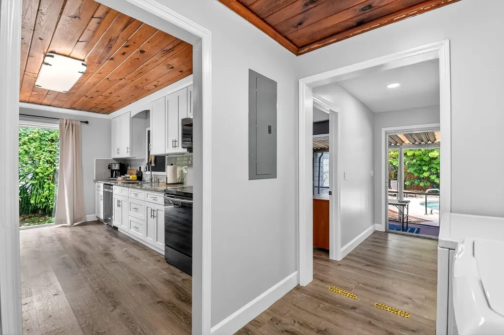 1123 Oak Street West Palm Beach FL 33405