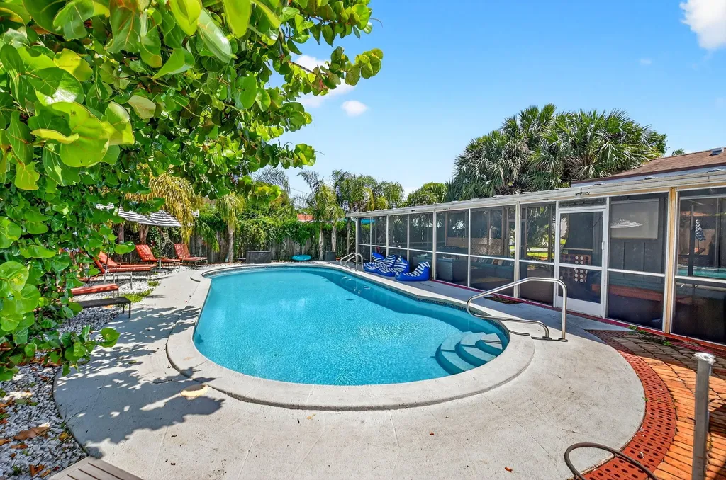 1123 Oak Street West Palm Beach FL 33405