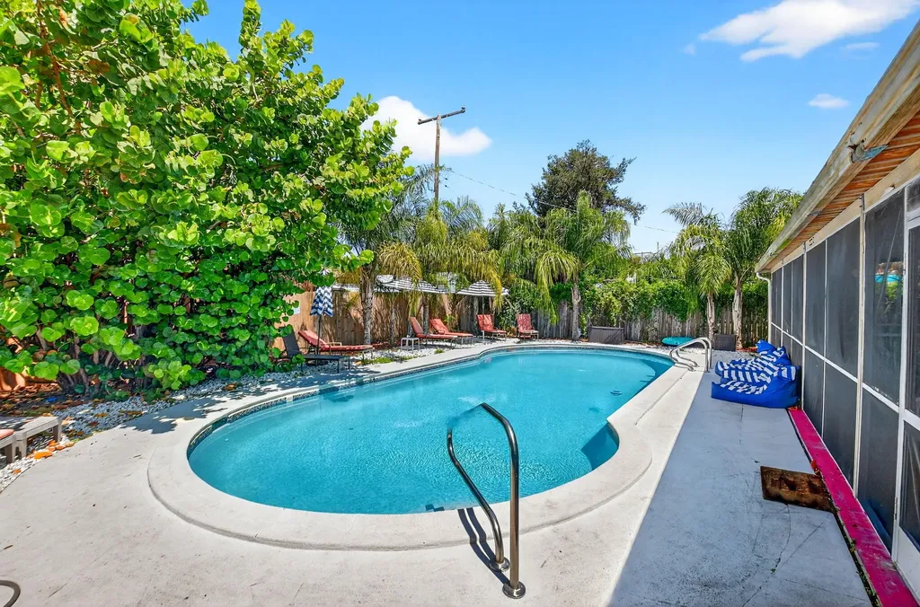 1123 Oak Street West Palm Beach FL 33405