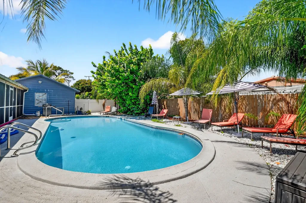 1123 Oak Street West Palm Beach FL 33405
