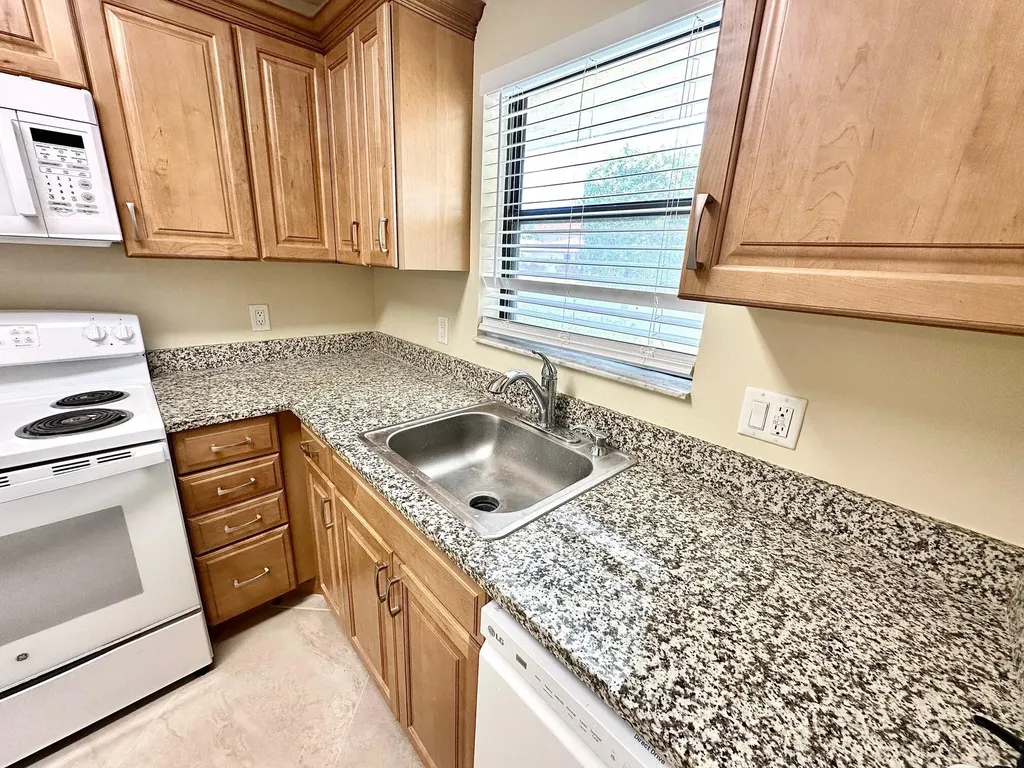 21904 Lake Forest Circle Boca Raton FL 33433