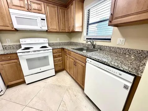 21904 Lake Forest Circle Boca Raton FL 33433