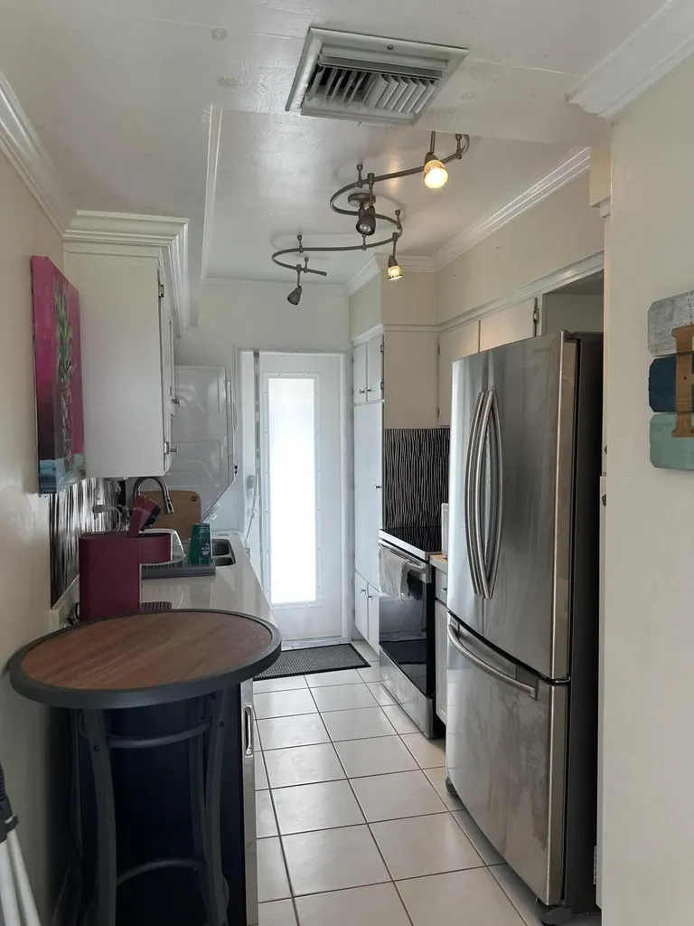1221 Hillsboro Mile Hillsboro Beach FL 33062