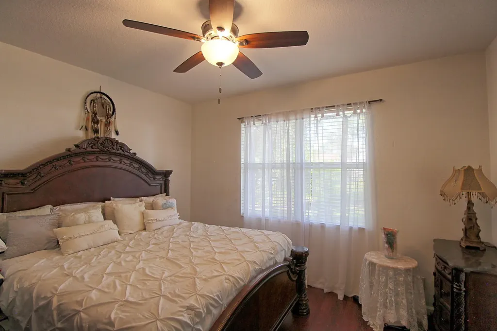 1796 SW Jamesport Drive Port St Lucie FL 34953