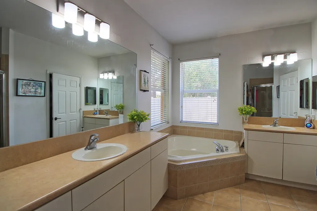 1796 SW Jamesport Drive Port St Lucie FL 34953