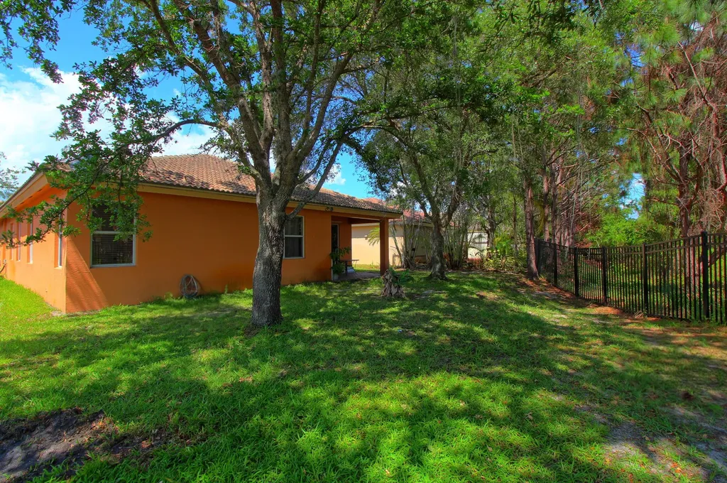 1796 SW Jamesport Drive Port St Lucie FL 34953