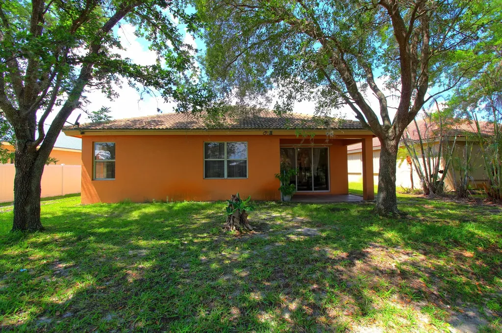 1796 SW Jamesport Drive Port St Lucie FL 34953