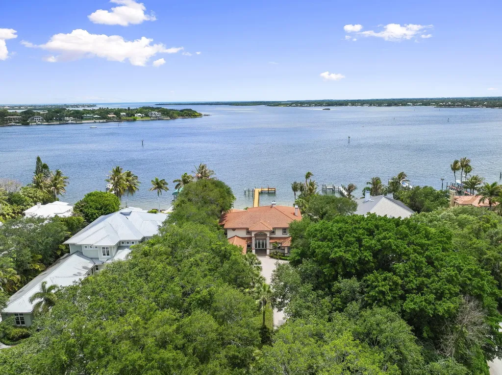 3984 SE Old St Lucie Boulevard Stuart FL 34996