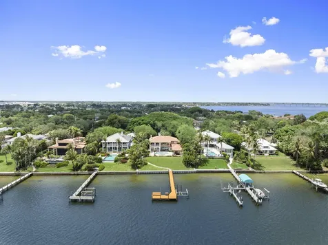 3984 SE Old St Lucie Boulevard Stuart FL 34996