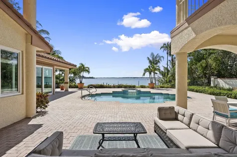 3984 SE Old St Lucie Boulevard Stuart FL 34996