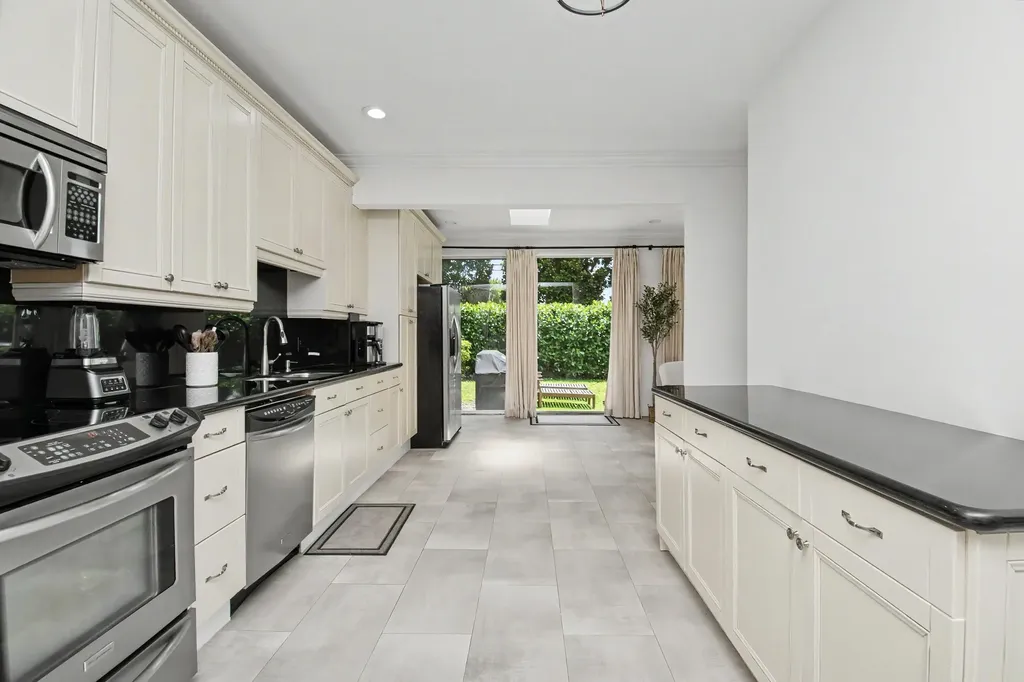 6744 Via Regina Boca Raton FL 33433