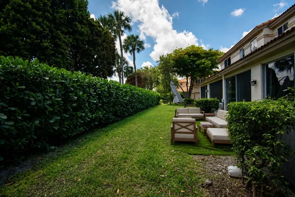 6744 Via Regina Boca Raton FL 33433