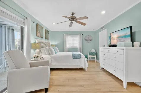 211 Valencia Delray Beach FL 33446