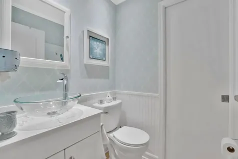 211 Valencia Delray Beach FL 33446