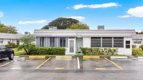 211 Valencia Delray Beach FL 33446