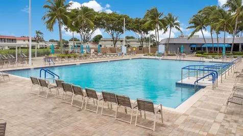 211 Valencia Delray Beach FL 33446