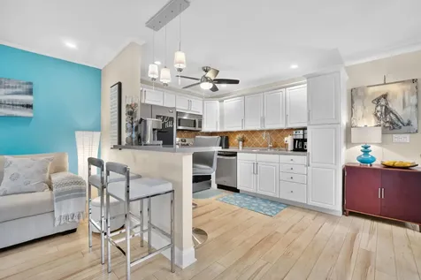 211 Valencia Delray Beach FL 33446