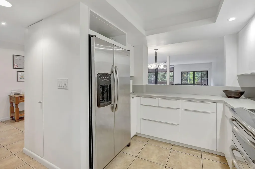 141 SW 96th Terrace Plantation FL 33324