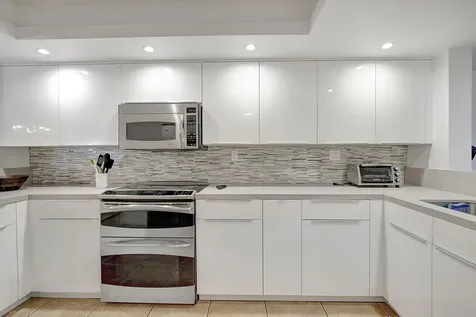 141 SW 96th Terrace Plantation FL 33324