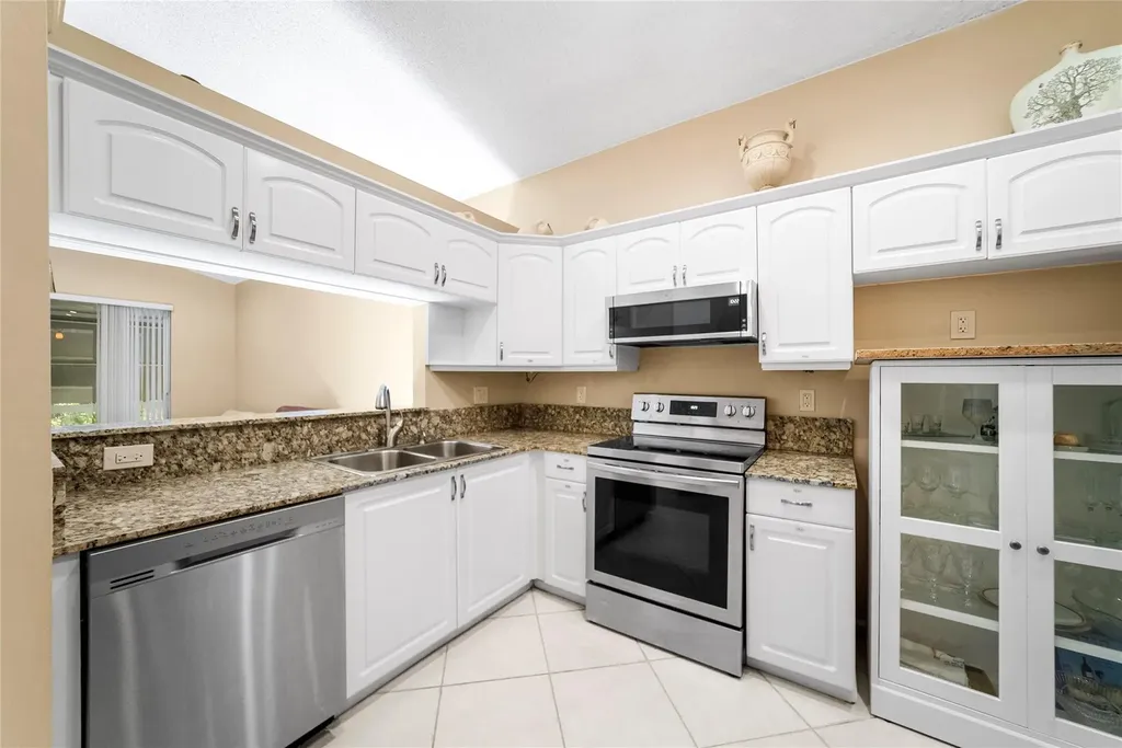 5021 S La Sedona Circle Delray Beach FL 33484