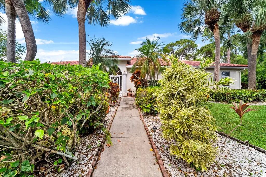 5021 S La Sedona Circle Delray Beach FL 33484