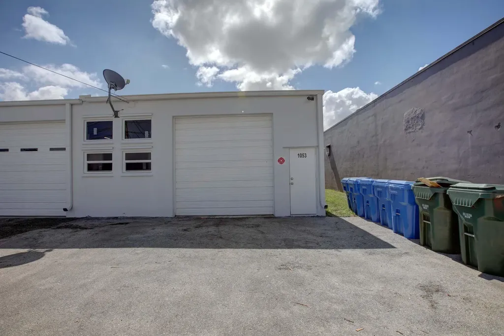 1053 NE 43rd Street Oakland Park FL 33334