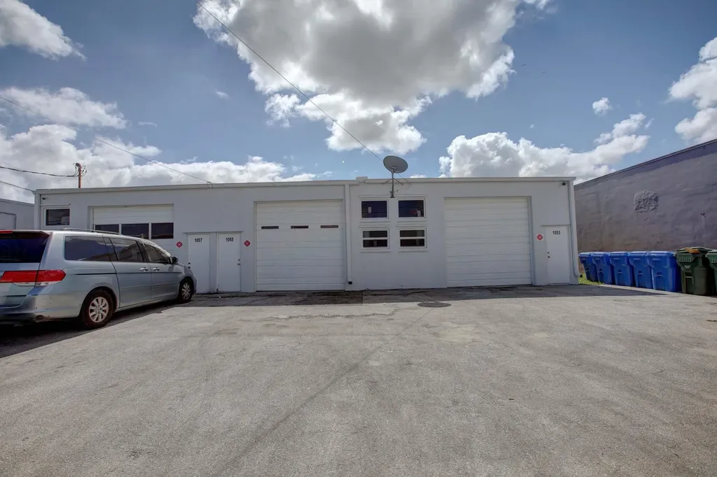 1053 NE 43rd Street Oakland Park FL 33334