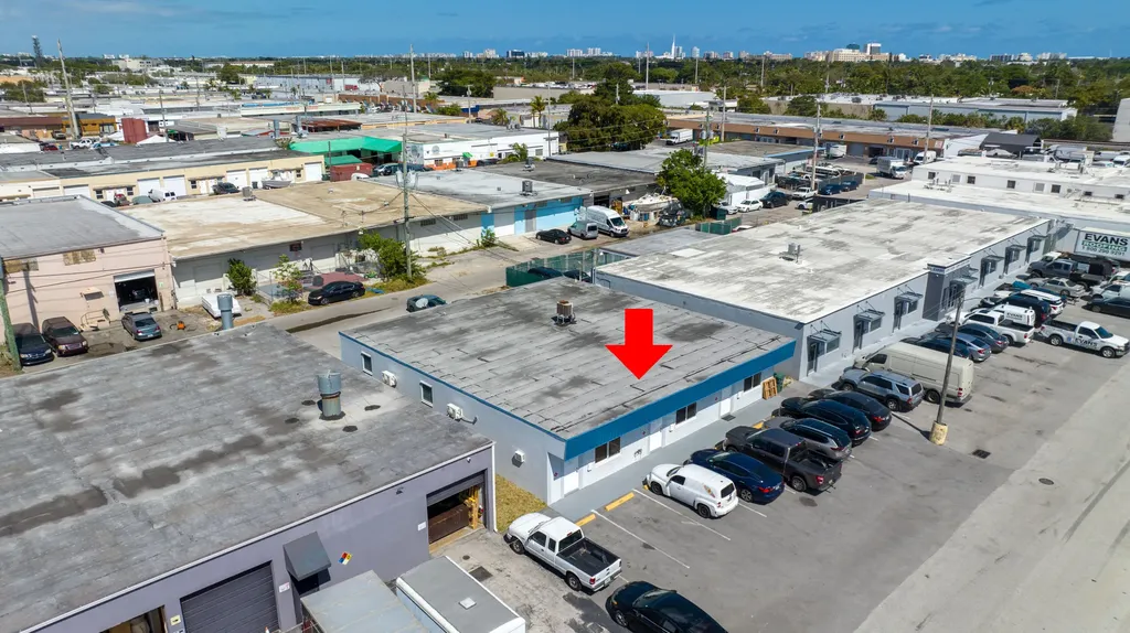 1053 NE 43rd Street Oakland Park FL 33334
