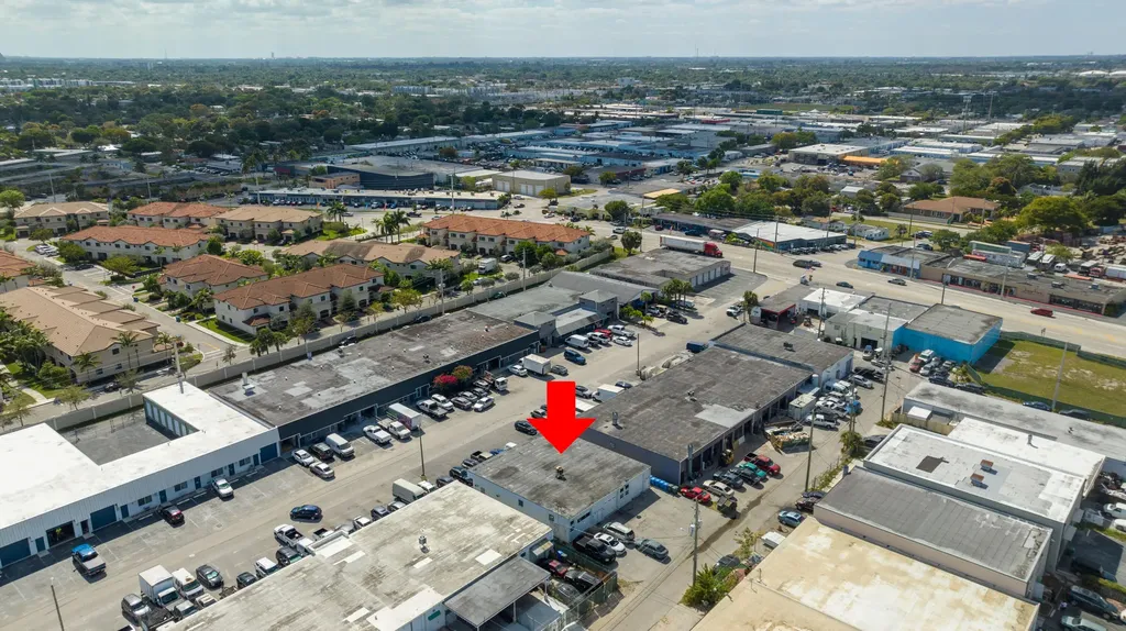 1053 NE 43rd Street Oakland Park FL 33334