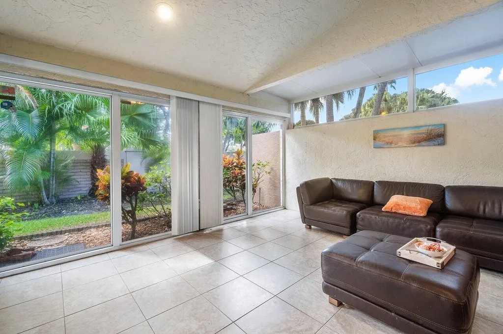 1804 Rosewood Way Palm Beach Gardens FL 33418