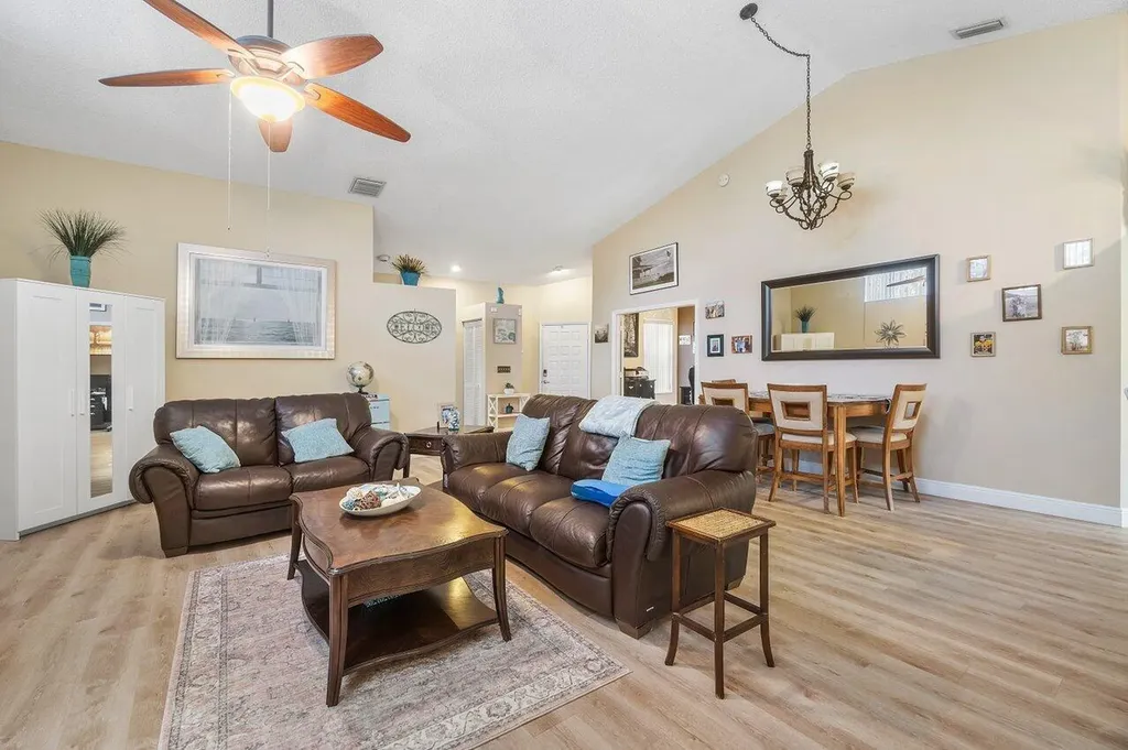 1804 Rosewood Way Palm Beach Gardens FL 33418