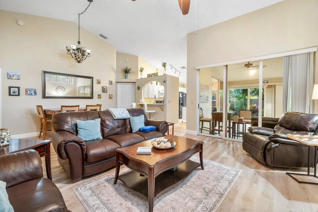 1804 Rosewood Way Palm Beach Gardens FL 33418